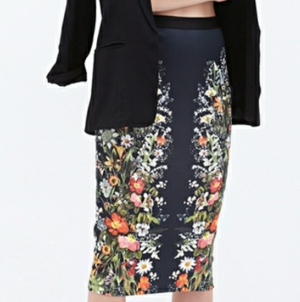 🚨Vintage Floral Skirt